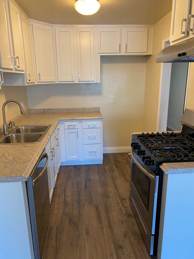 Cocina - 927 W 19th St
