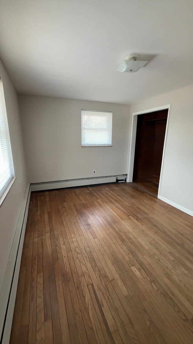 Photo - 4733 Booth Rd House