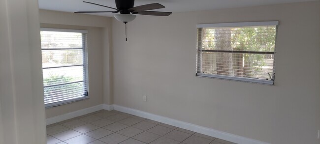Foto del edificio - 2260 Davis Blvd