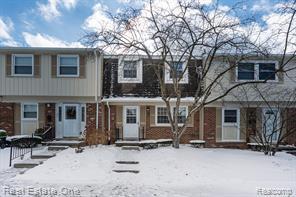 Building Photo - 5075 Buckingham