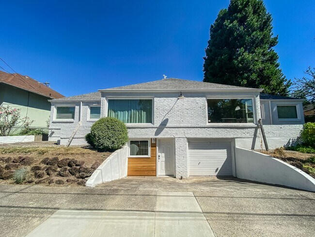 Foto del edificio - 2715 NE Weidler St