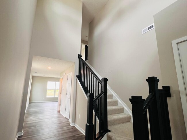 Building Photo - 7101 Unitas Lp