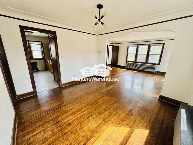 Building Photo - 2104 Lowry Ave N