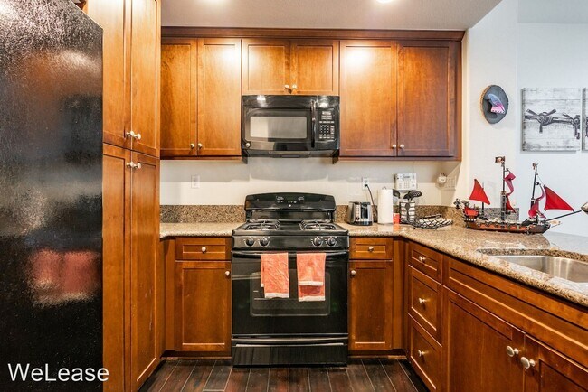 Building Photo - 2 br, 2.5 bath House - 1501 Calabria Street