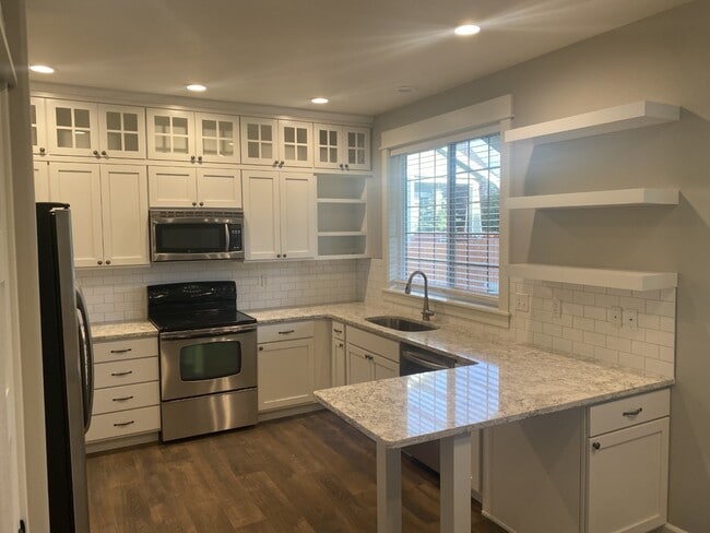 Kitchen - 1706 E Ashford Way