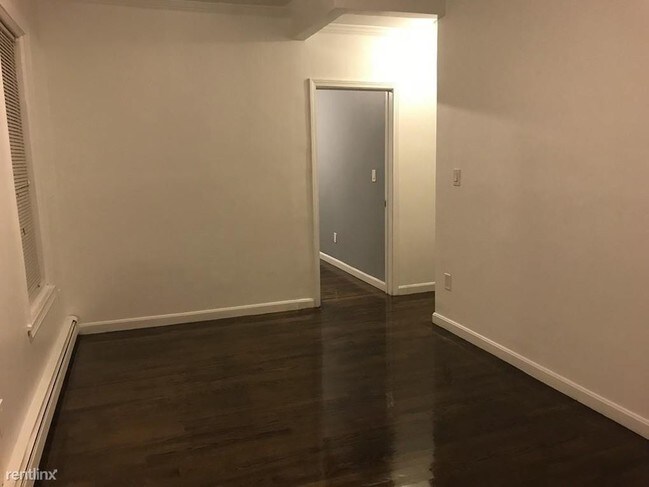 Building Photo - 3 br, 1 bath - 33 Glenarm St