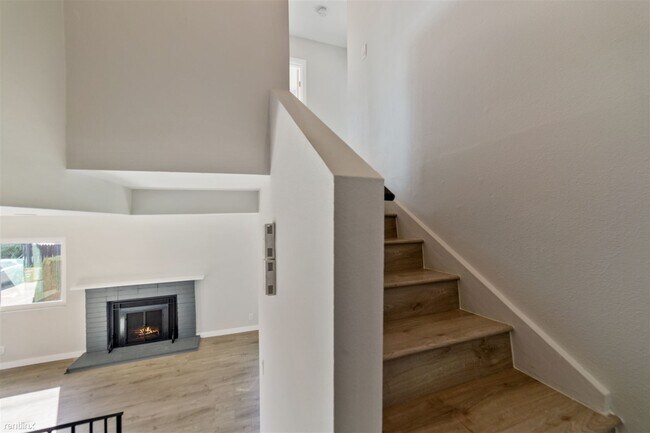 Foto del edificio - 3 br, 2.5 bath Condo - 328 South Pomelo Av...