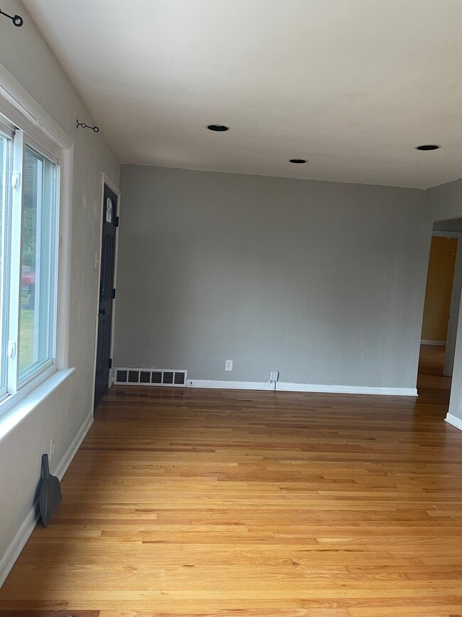 Building Photo - 9929 Zykan Ct