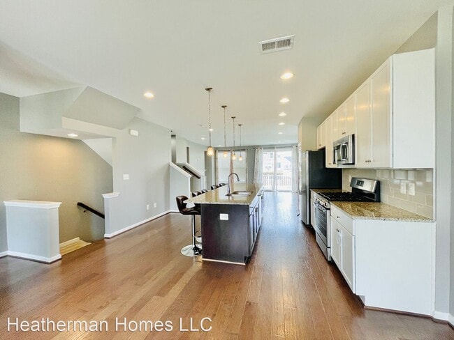 Building Photo - 3 br, 3.5 bath House - 419 Foxglove Way Un...