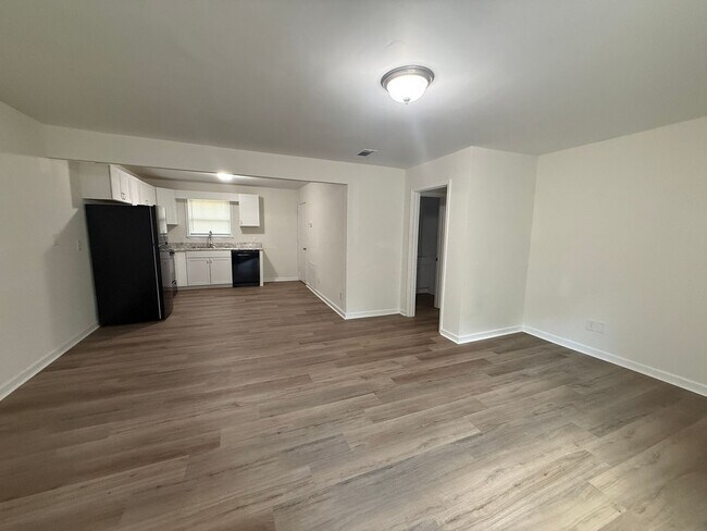 Foto del edificio - 345/347 Rustwood Dr