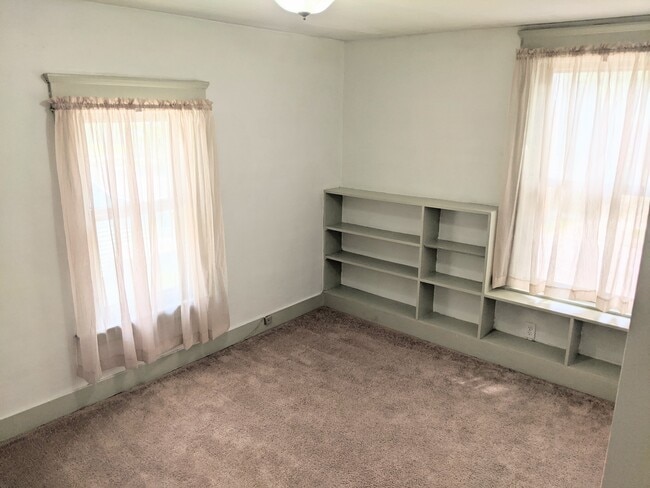 Bedroom 1 - 732 W Shiawassee St