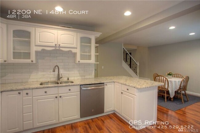 Building Photo - Beautiful remodel in Kirkland!