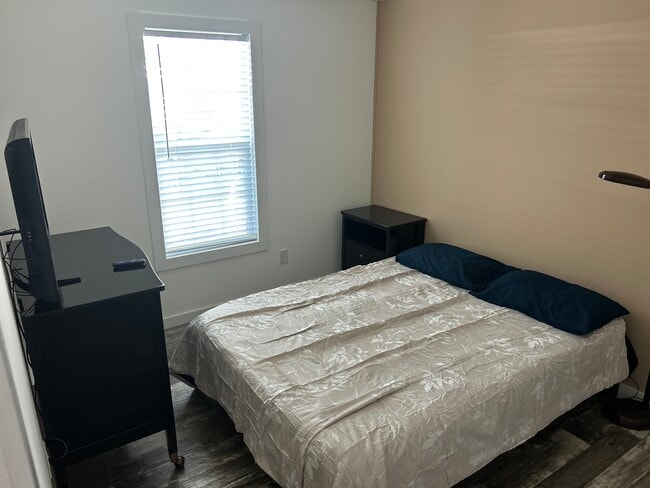 Foto del edificio - 5234 Yellow Pine St N