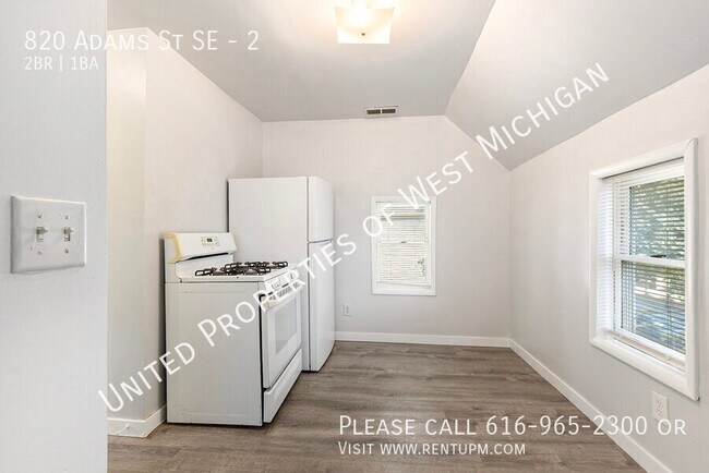 Foto del edificio - 820 Adams St SE
