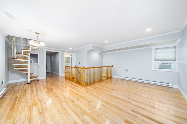 Building Photo - 171 Halladay St