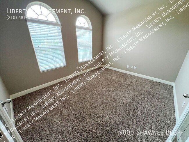 Foto del edificio - 9806 Shawnee Bluff