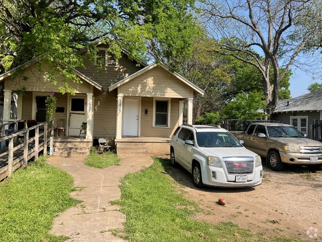 Building Photo - 1825-1823 Reuter Ave
