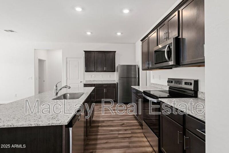 Building Photo - 627 N Crowned Dove Trail