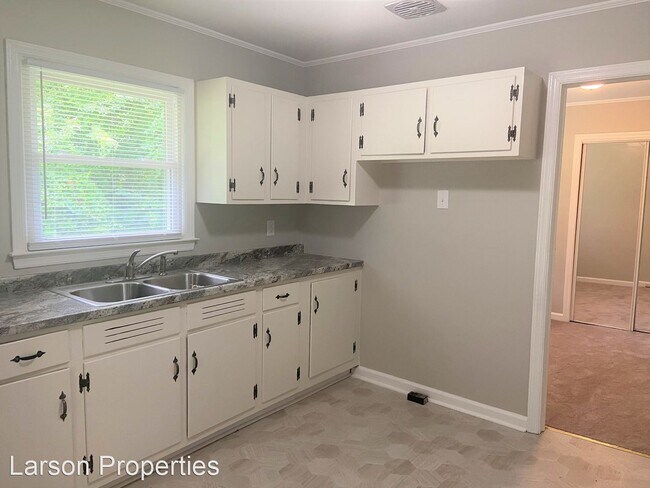 Foto del edificio - 3 br, 1 bath House - 1811 Lynnwood Drive