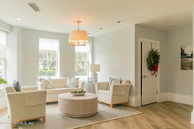 Foto del edificio - 1661 Riverside Ave