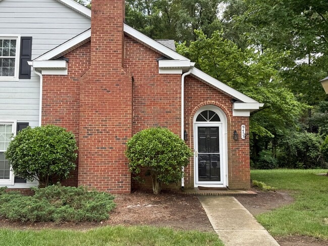 Building Photo - 9453 Kings Falls Dr