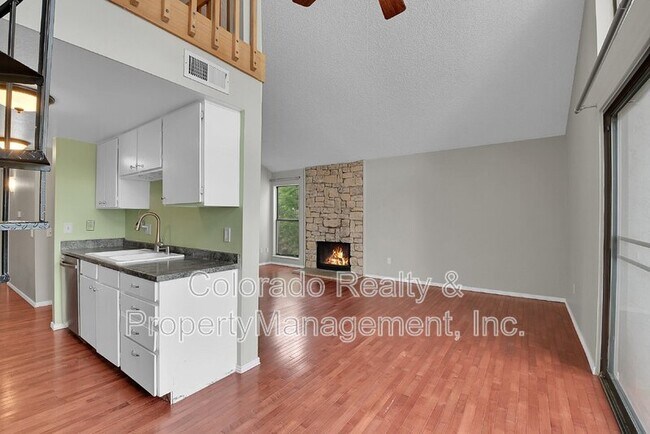 Foto del edificio - 6420 South Dayton Street