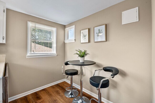 Building Photo - Spacious 2 Bedroom, 2 Bath in Lakewood! **Move-In Special**