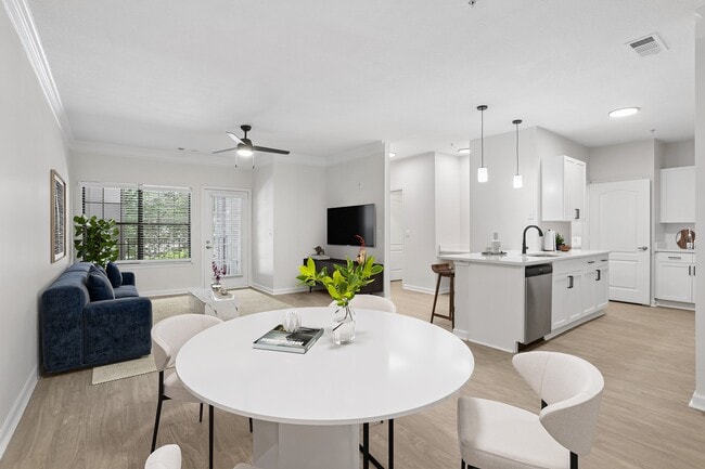 Building Photo - The Grove Chamblee