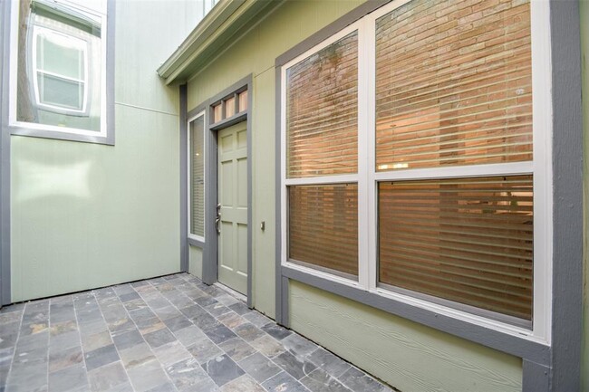 Building Photo - 7481 Brompton St