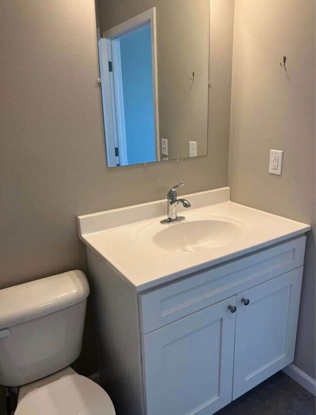 Foto del edificio - 2 bed, 1.5 bath Townhouse