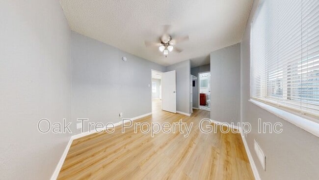 Foto del edificio - 2232 Seminary Ave