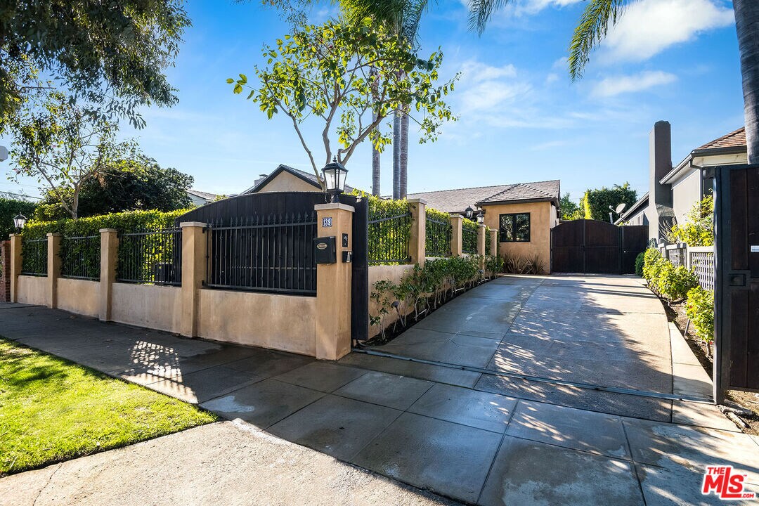 Foto principal - 139 S Kilkea Dr