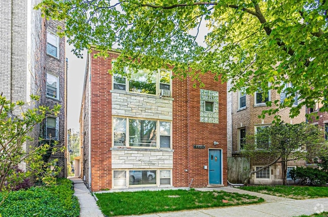 Building Photo - 7530 N Oakley Ave