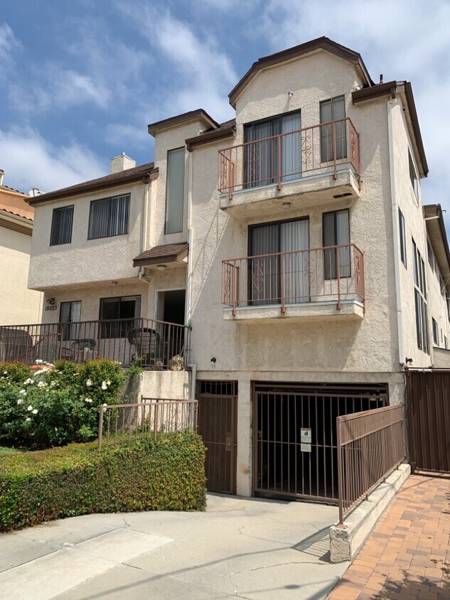 15023 Dickens St Unit 10, Los Angeles, CA 91403 Apartments in Los Angeles, CA