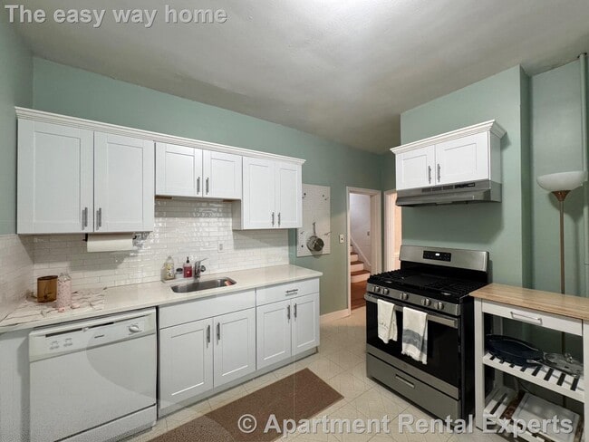 Building Photo - 22 Spencer Ave