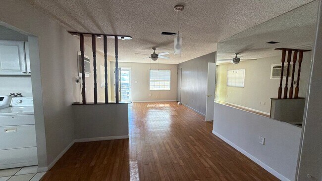 Foto del edificio - 625 Cadillac Blvd