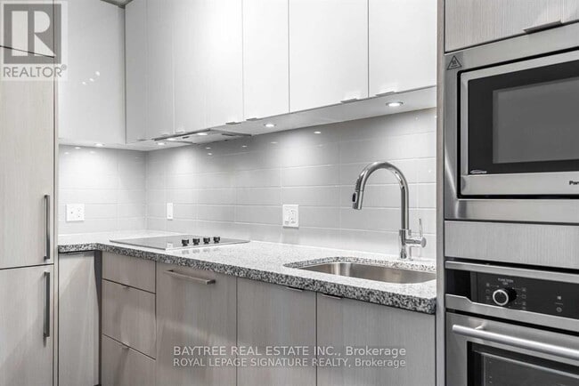 Building Photo - 115 Blue Jays Way