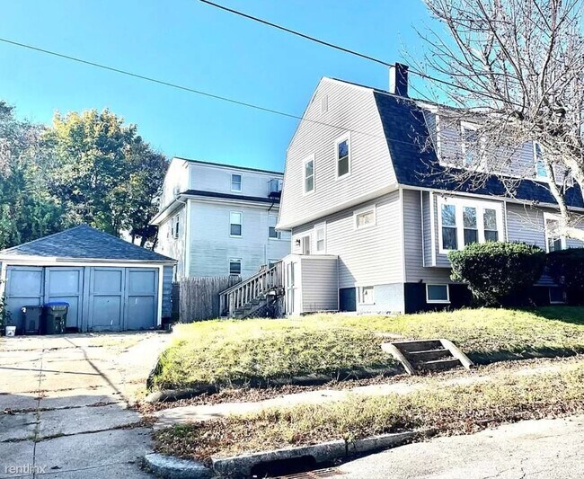 Foto del edificio - 4 br, 1 bath House - 2 Louis Avenue