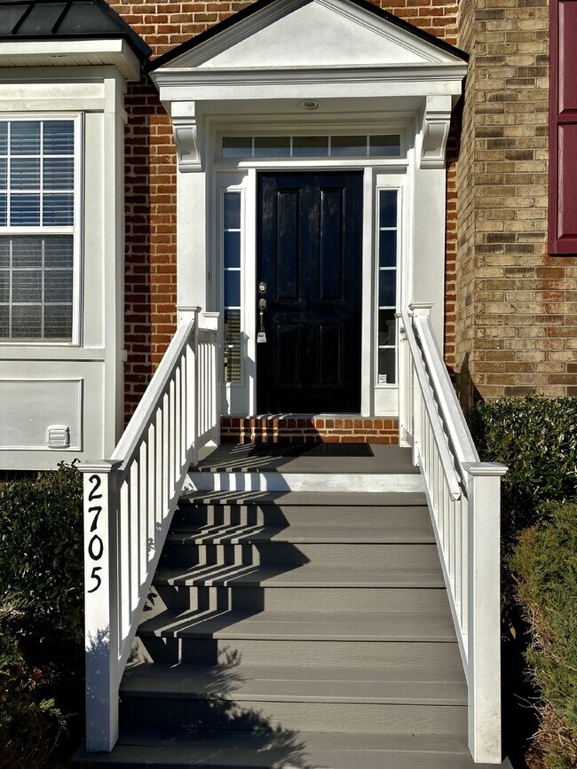 Foto del edificio - Spacious Lenox Village Townhouse: 3 Beds, ...