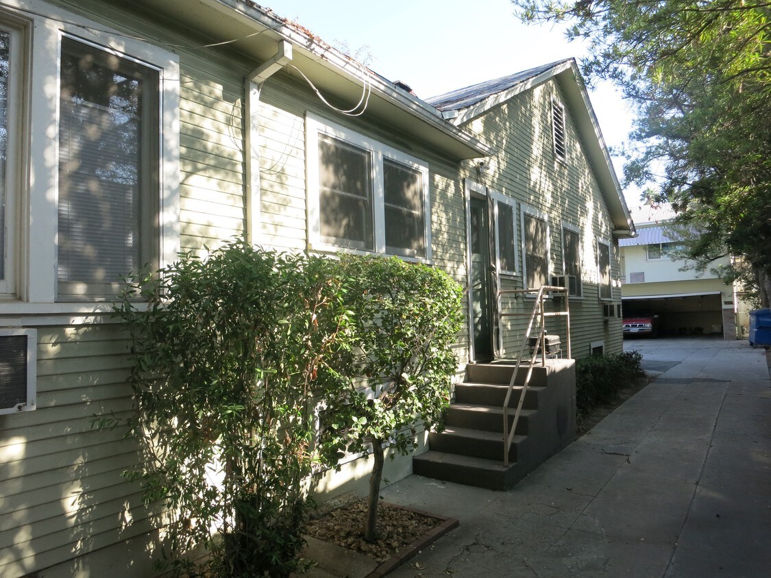 Building Photo - 56-62 N Parkwood Ave