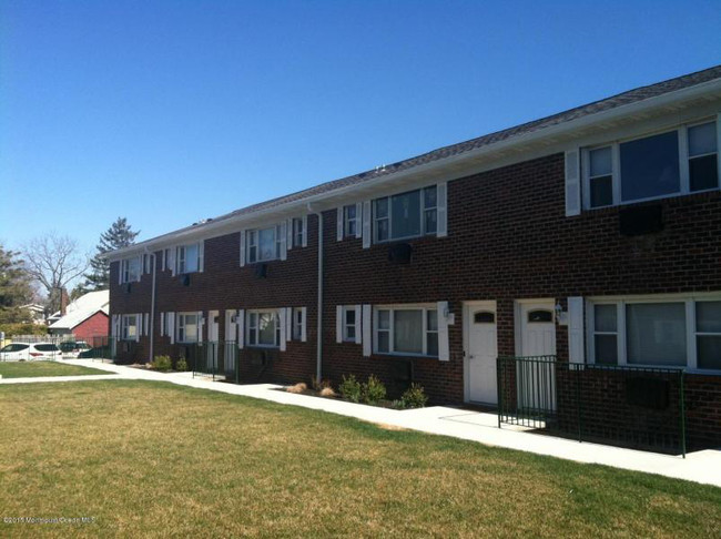 Building Photo - Manasquan Village Apartments