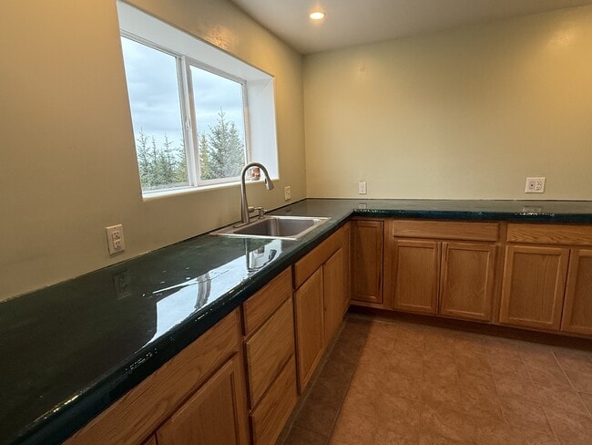 Building Photo - 65590 Nikolaevsk Rd