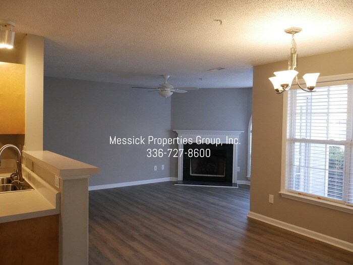 Building Photo - Main Level, Great Location, Many Recent Up...