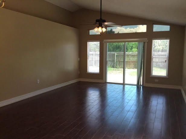 Foto del edificio - 8215 Golden Chickasaw Cir