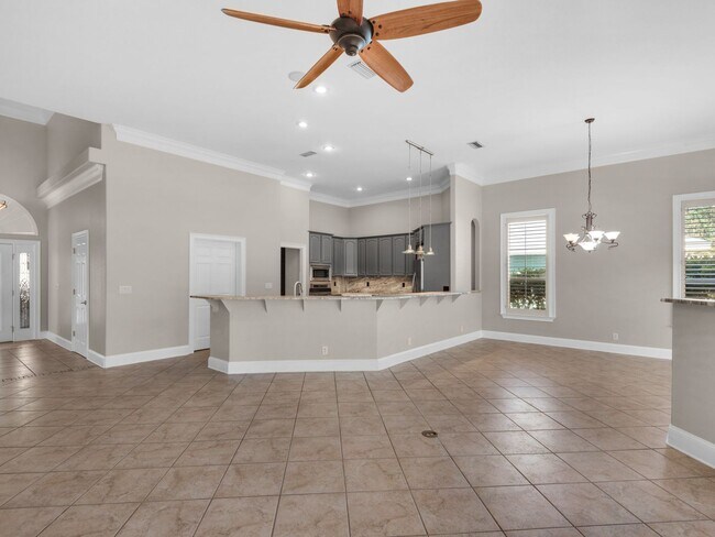 Building Photo - Gorgeous 3B/2.5B Home in Emerald Lakes Gat...