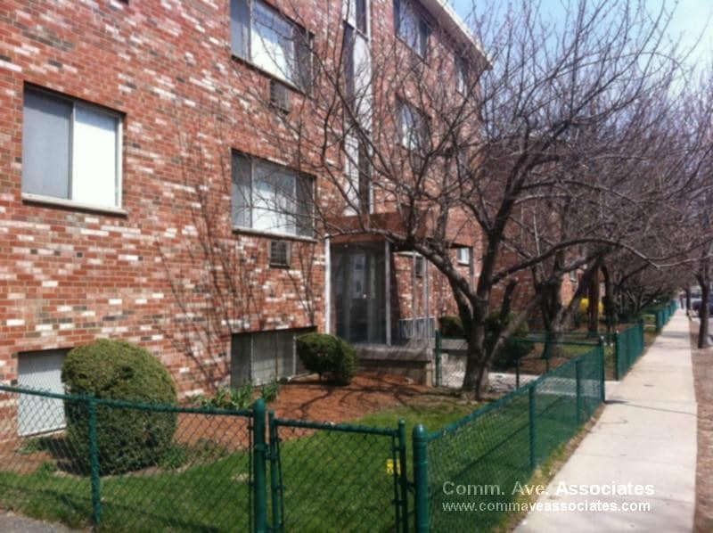 Primary Photo - 84 Gardner St