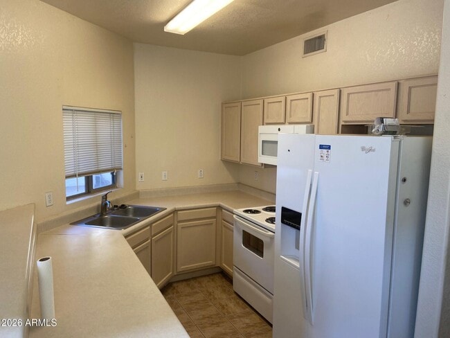 Building Photo - 1312 S Boulder Ct