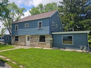 Building Photo - 1000 Timpe Rd