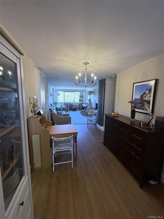 Foto del edificio - 220-55 46th Ave