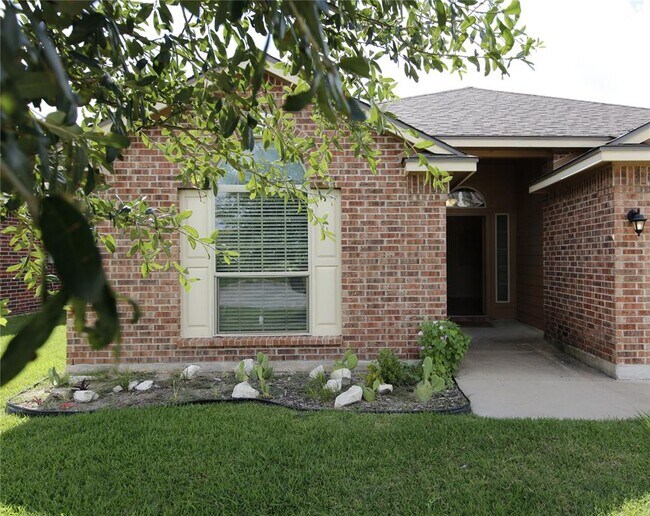 Foto del edificio - 6311 Ambrose Cir